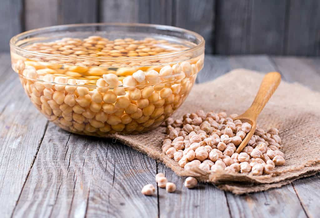 Chickpeas for Baby - Benefits, Side Effects & Homemade Recipes